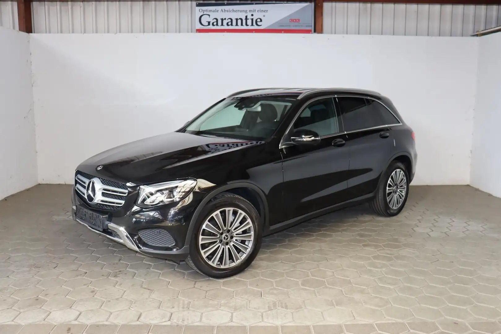 Mercedes-Benz GLC 250 4Matic LED*CAM*AHK*LEDER Schwarz - 2