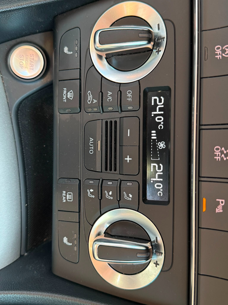 Audi Q3 2.0 TDI Style DPF — photo 26