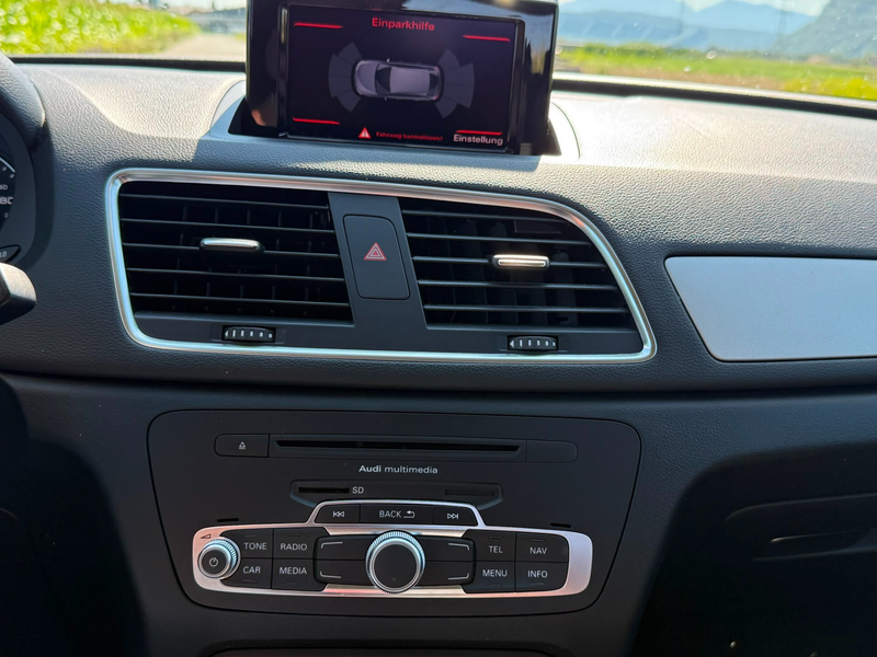 Audi Q3 2.0 TDI Style DPF — photo 39