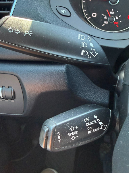 Audi Q3 2.0 TDI Style DPF — photo 31