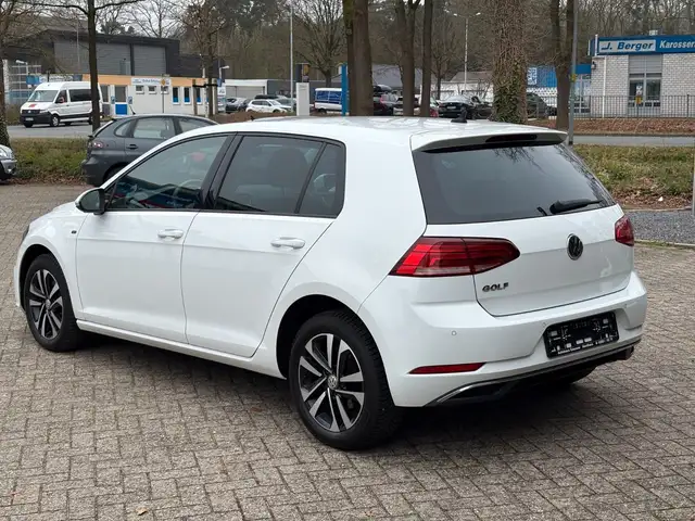 Volkswagen Golf view 5