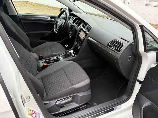 Volkswagen Golf view 11