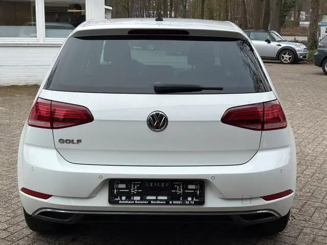 Volkswagen Golf view 6