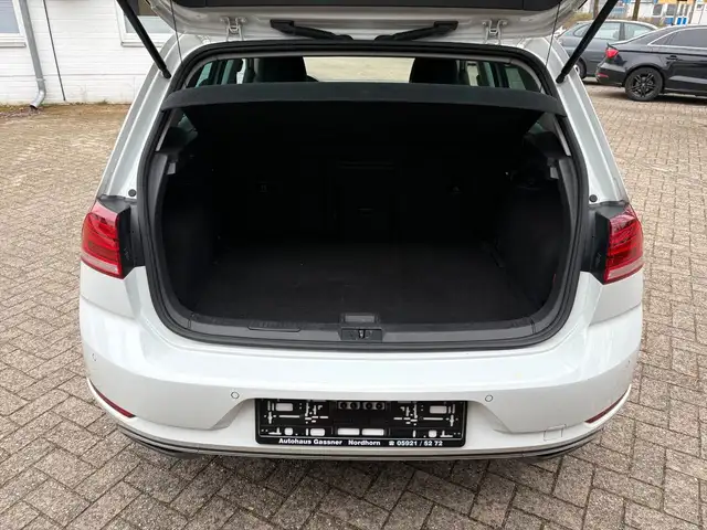 Volkswagen Golf view 15