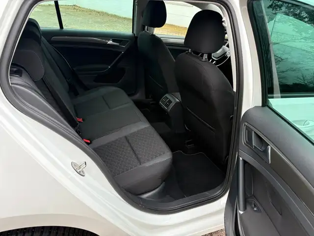 Volkswagen Golf view 12