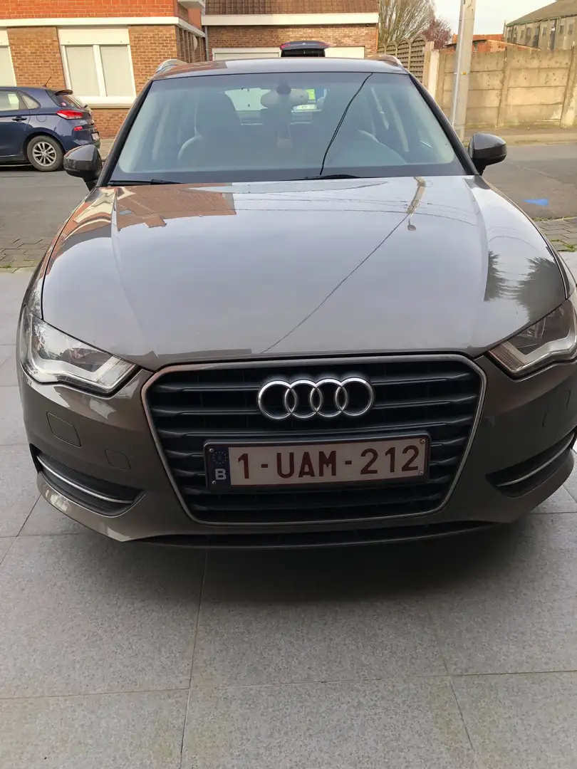 Audi A3 1.6 TDi Ambition S line Bruin - 1