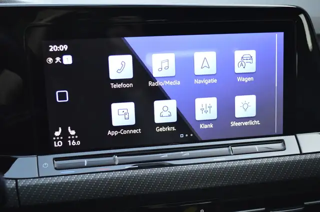 Volkswagen Golf view 21