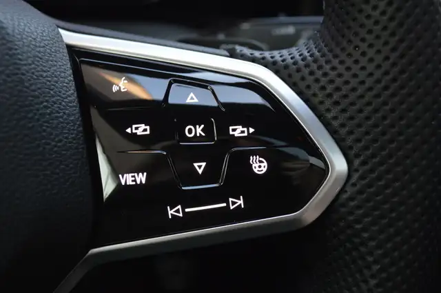 Volkswagen Golf view 19