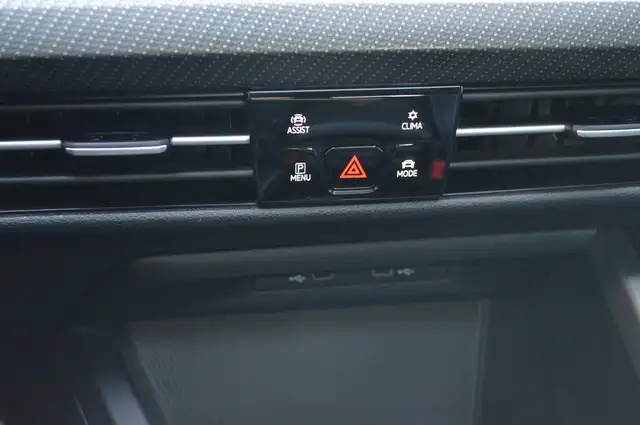 Volkswagen Golf view 14