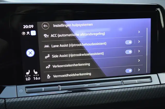 Volkswagen Golf view 22