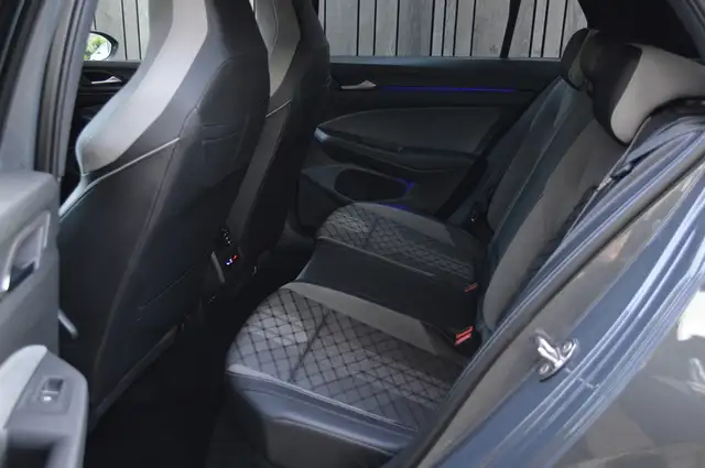 Volkswagen Golf view 11