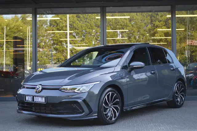 Volkswagen Golf view 2