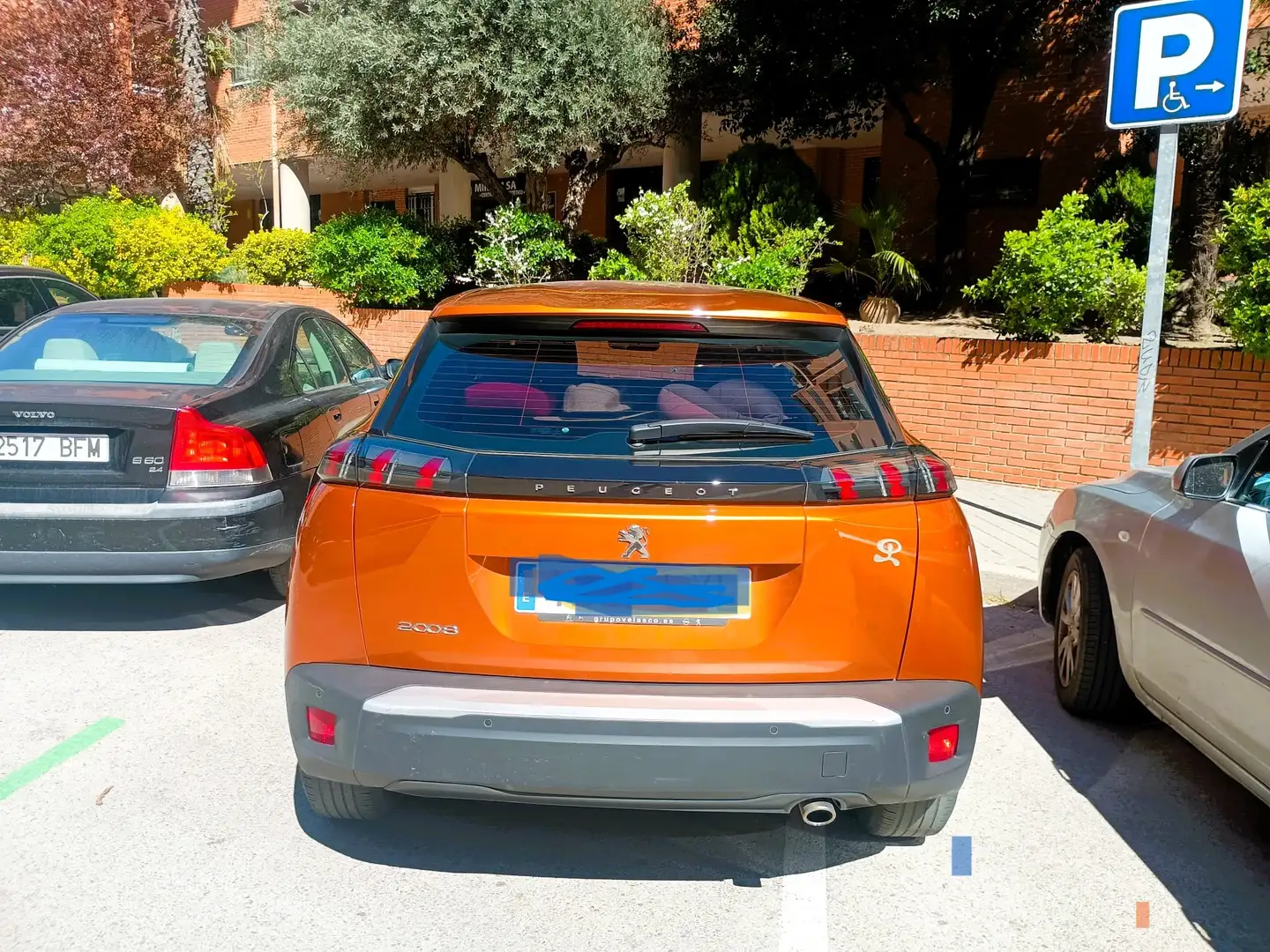Peugeot 2008 2008 1.5BlueHDi S Naranja - 1