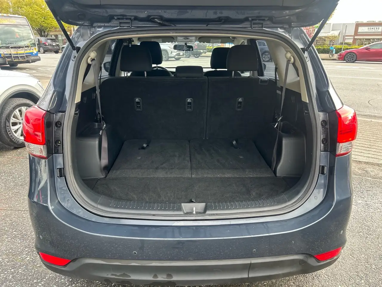 Kia Rondo снимка Kia Rondo