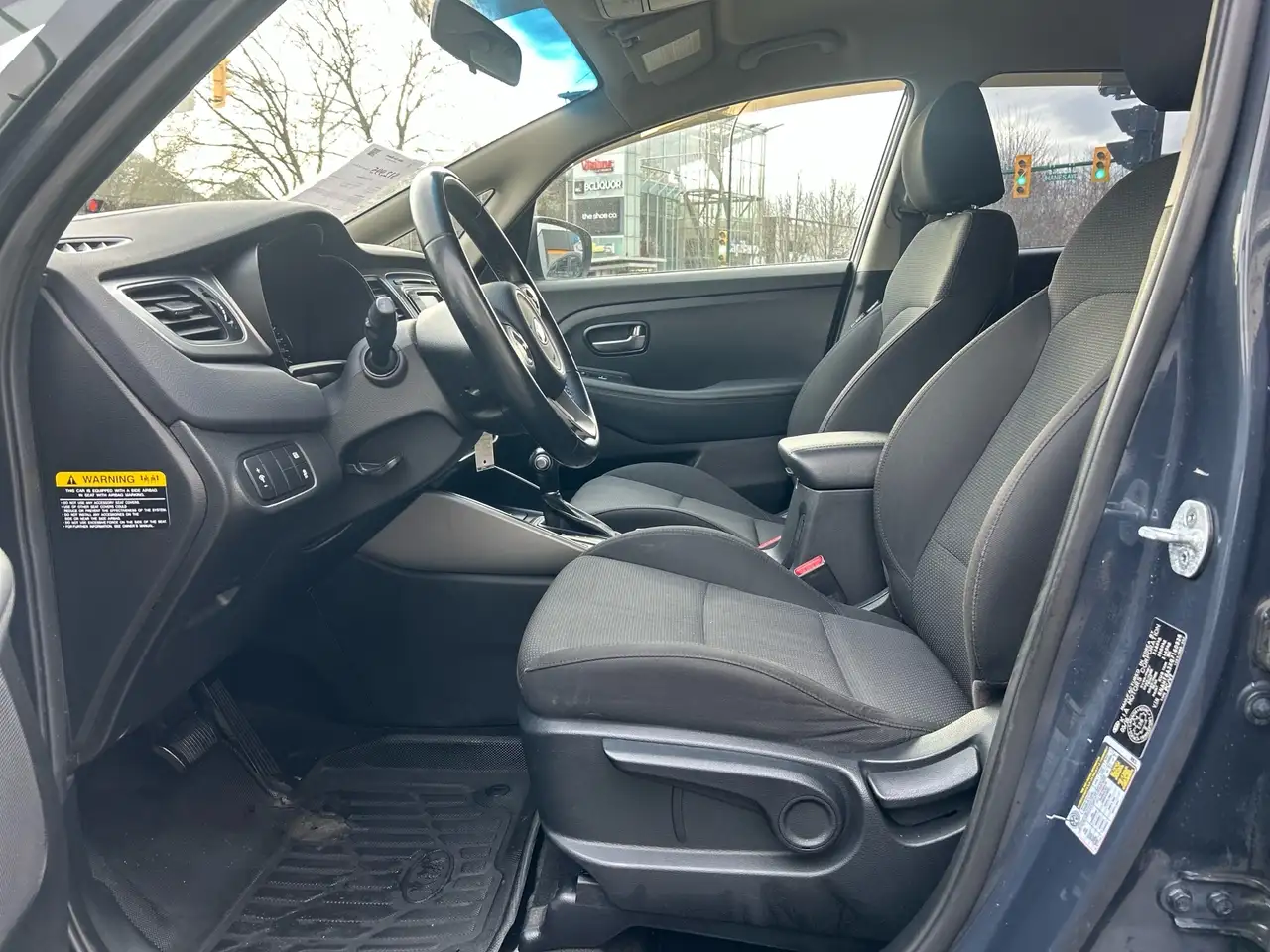 Kia Rondo снимка Kia Rondo
