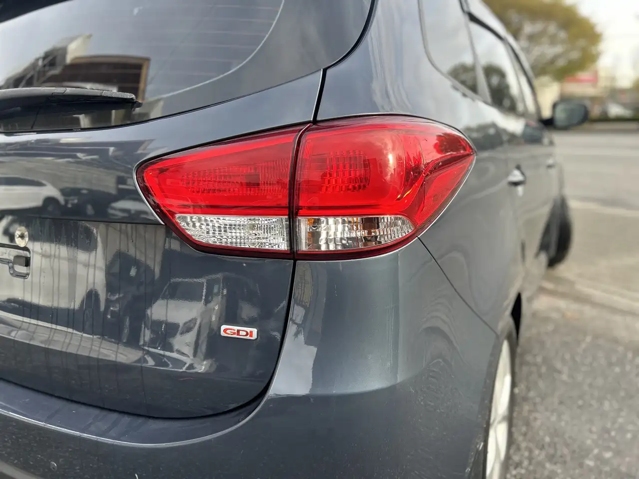 Kia Rondo снимка Kia Rondo