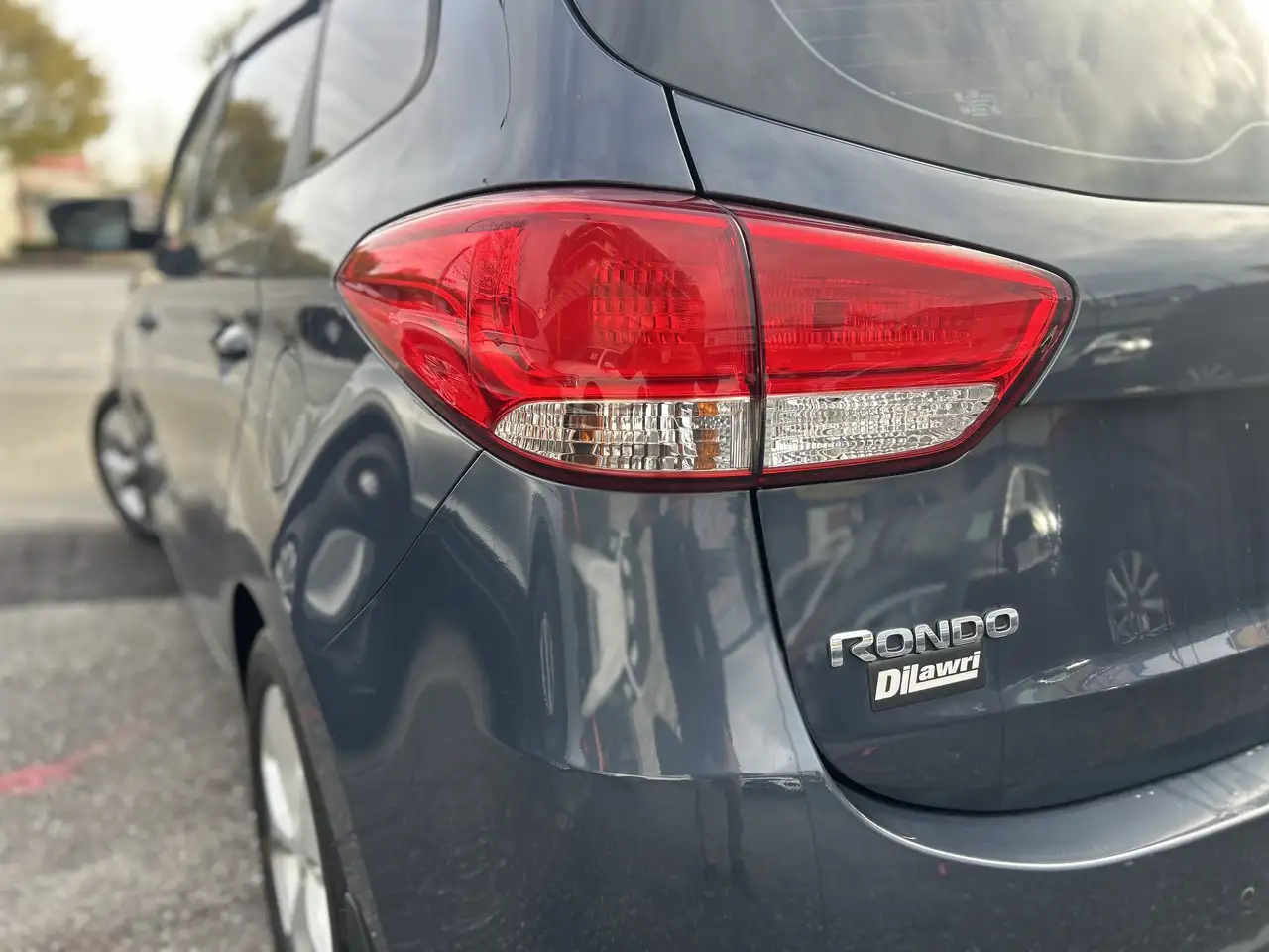 Kia Rondo снимка Kia Rondo