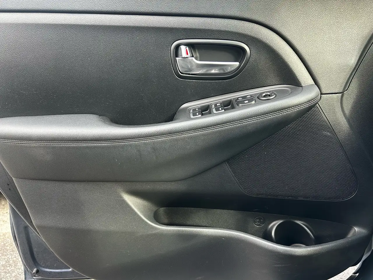 Kia Rondo снимка Kia Rondo
