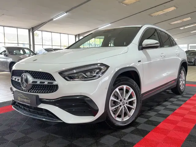 Mercedes-Benz GLA 250 e*AMG-LINE*KAMERA*AMBIENTE*