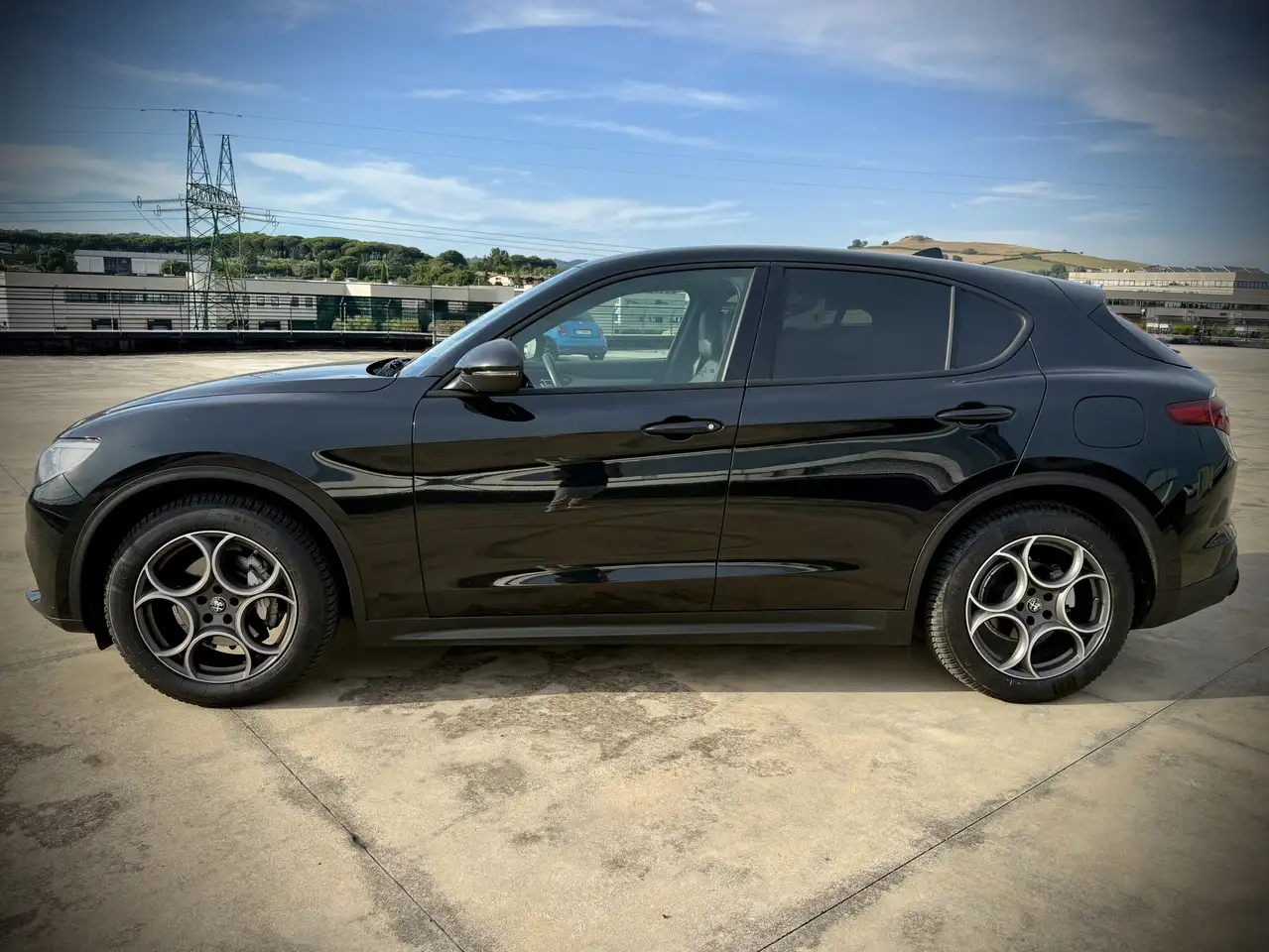 Alfa Romeo Stelvio 2023
