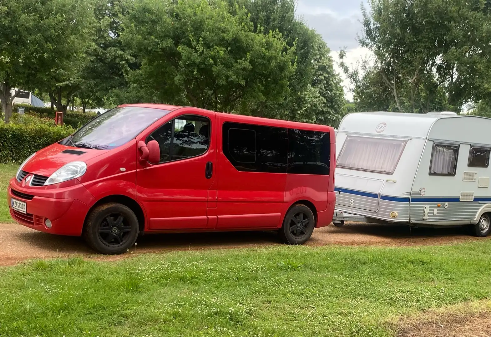 Renault Trafic Passenger L1H1 2,0 dCi DPF Expression Rot - 1
