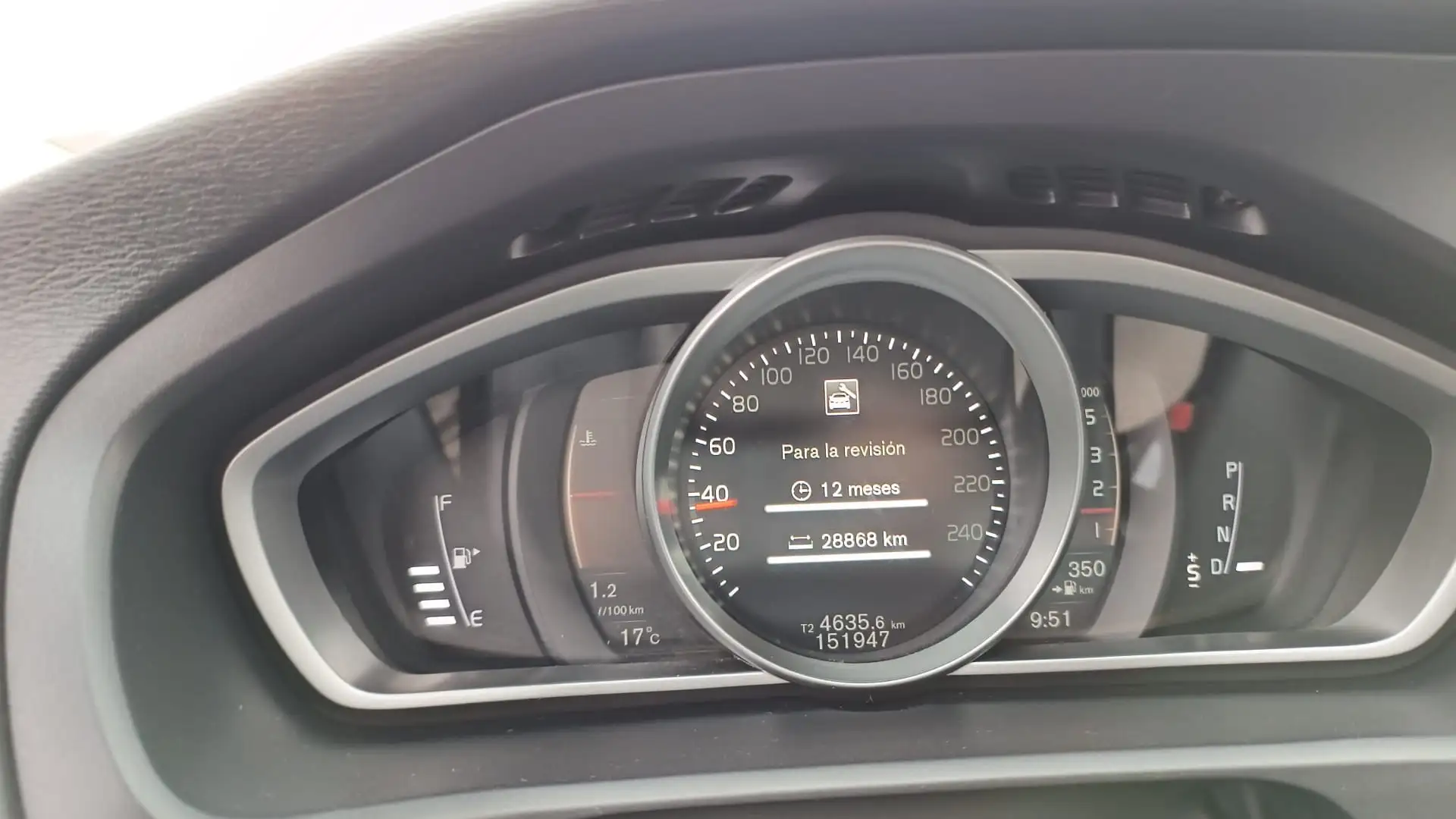 Volvo V40 Cross Country D2 Momentum Aut. 120 - 2