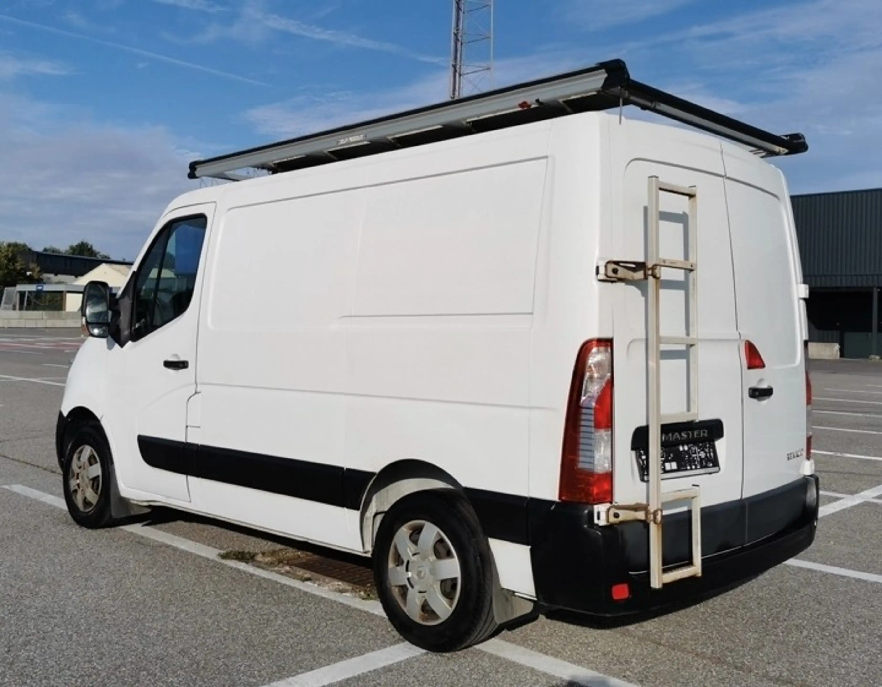 Renault Master 2.3 dCi 33 L1H2 Confort — photo 5
