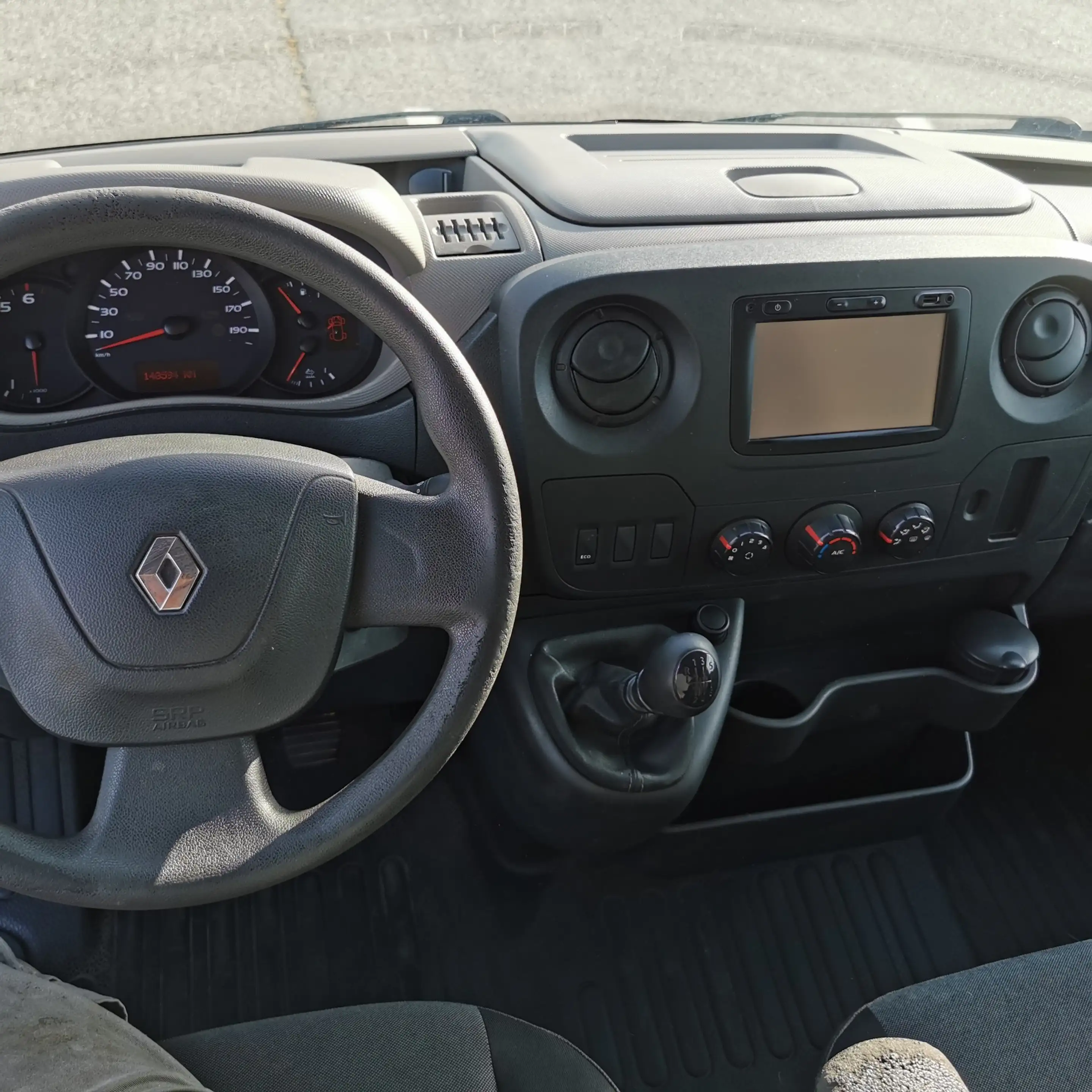 Renault Master 2.3 dCi 33 L1H2 Confort — photo 9