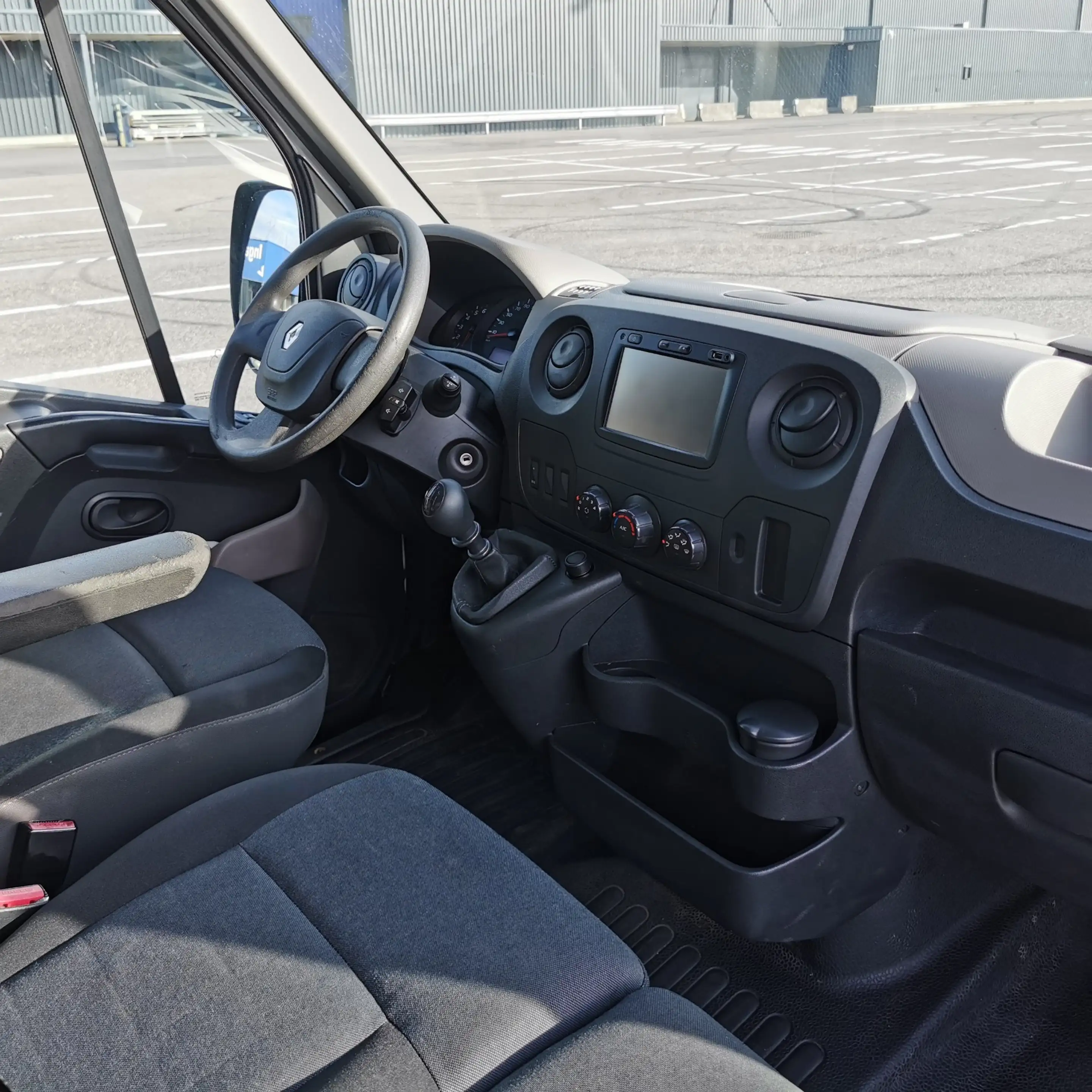 Renault Master 2.3 dCi 33 L1H2 Confort — photo 8