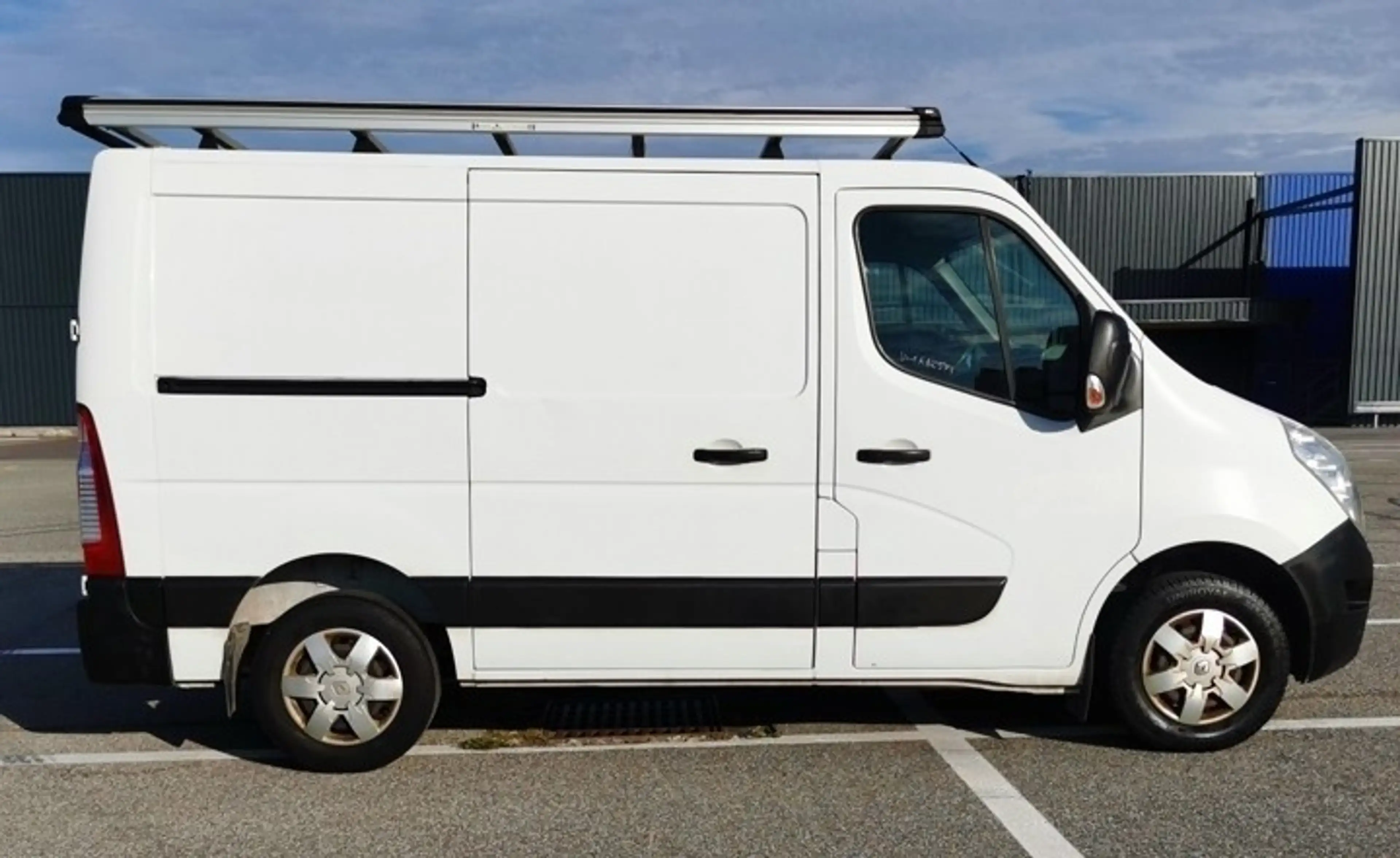 Renault Master 2.3 dCi 33 L1H2 Confort — photo 2