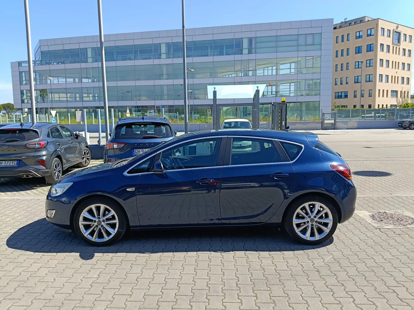 Opel Astra 5p 1.7 cdti Cosmo 110cv - 1