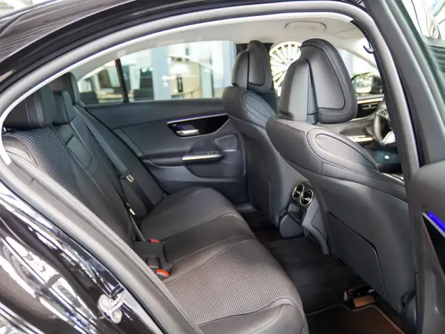 Mercedes-Benz C-Class view 13