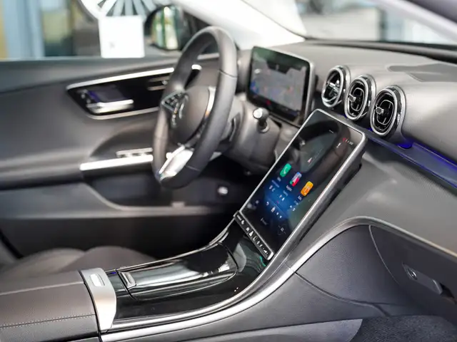 Mercedes-Benz C-Class view 10