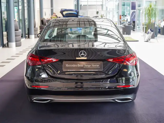 Mercedes-Benz C-Class view 5