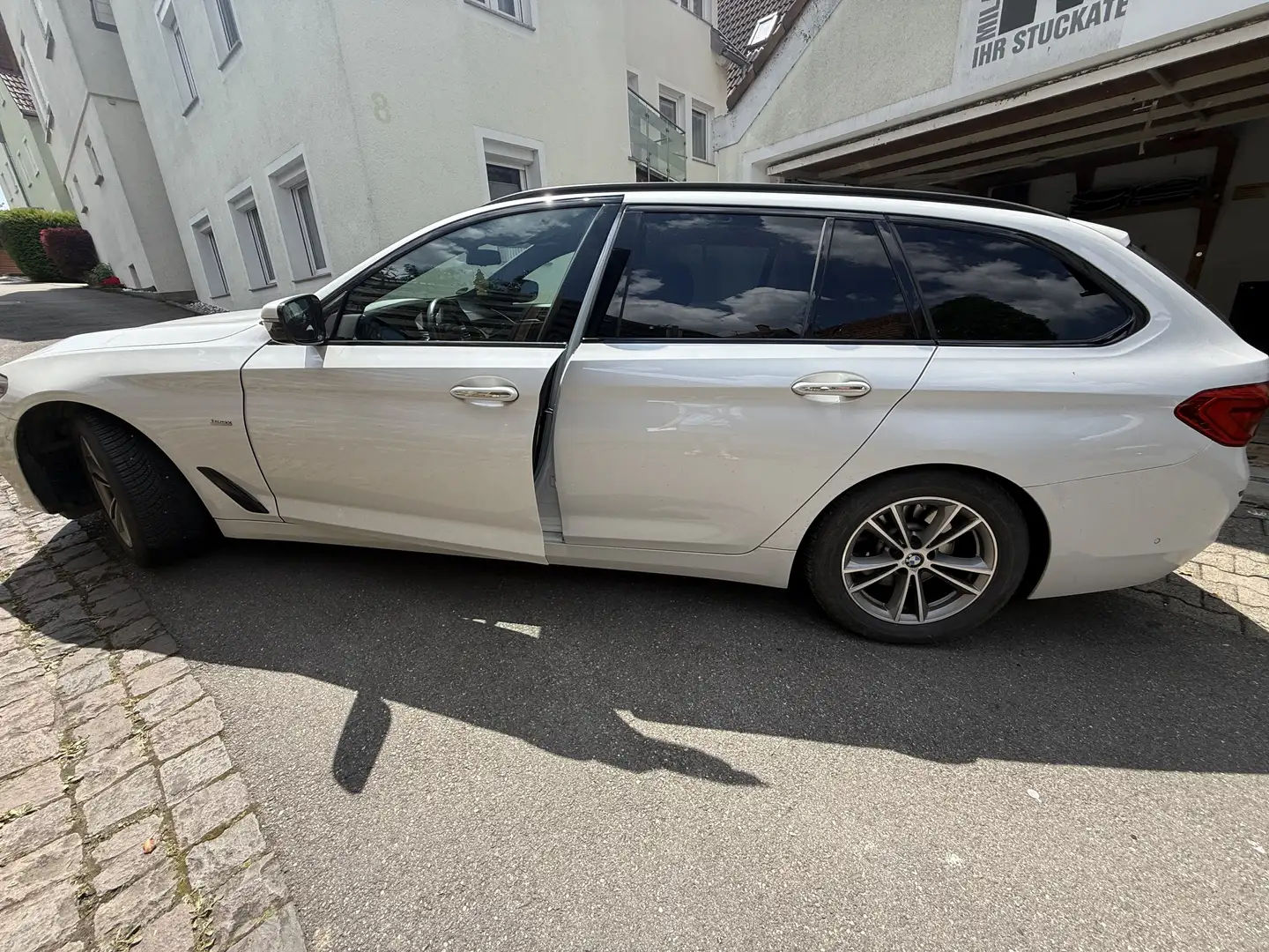 BMW 525 525d Touring Aut. Luxury Line - Neue TÜV und Serv Alb - 2