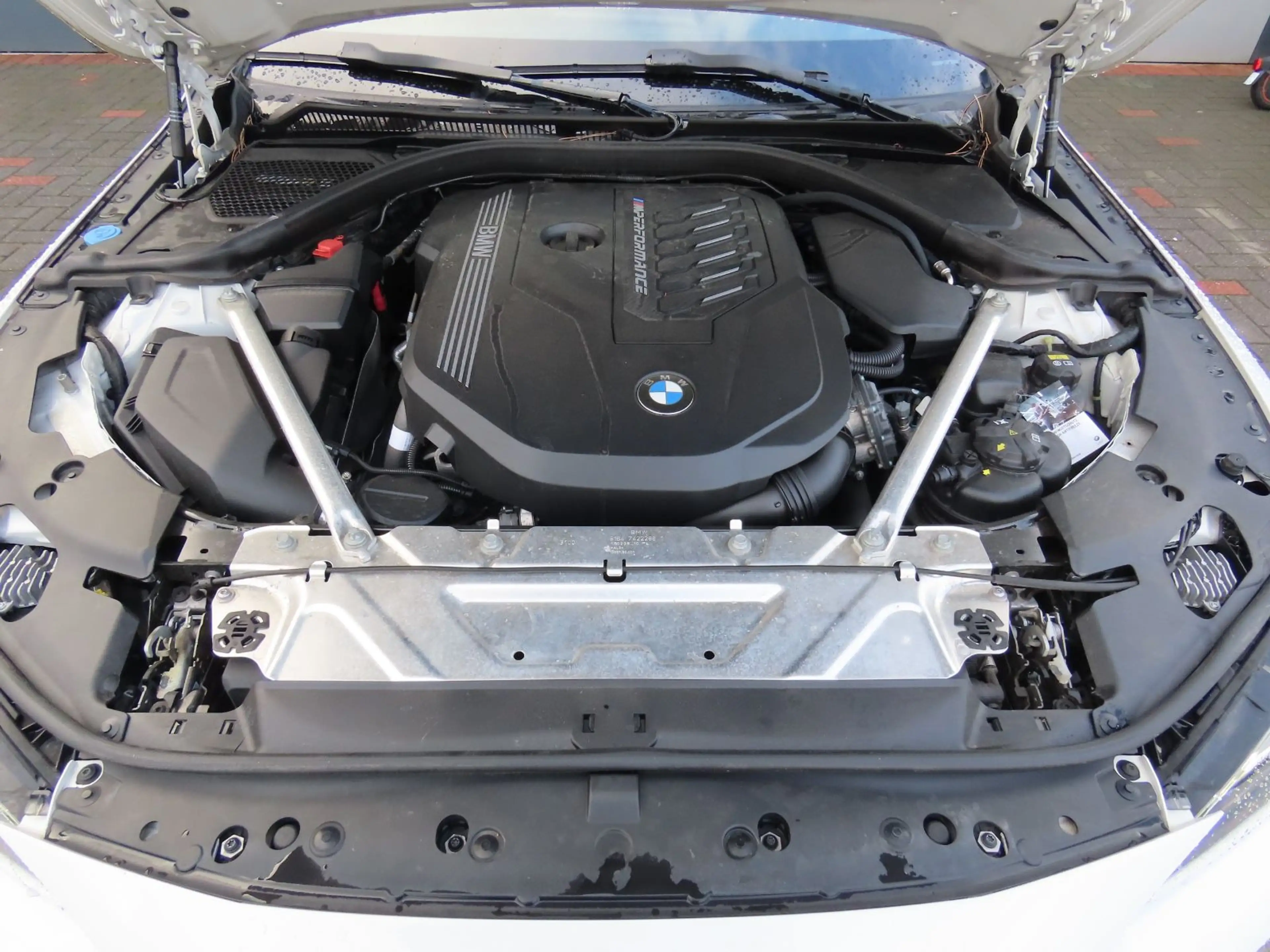 BMW M4 i xDrive Coupé Shadow-Line — photo 3