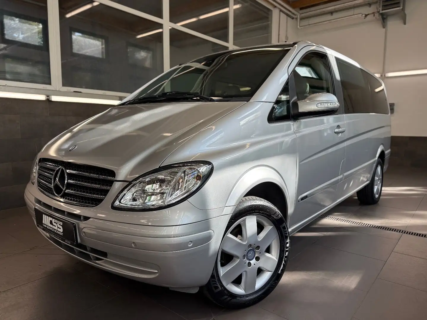 Mercedes-Benz Viano 2.2CDI lang AUTOM LEDER AHK SHZ TEMPO PDC Argent - 1