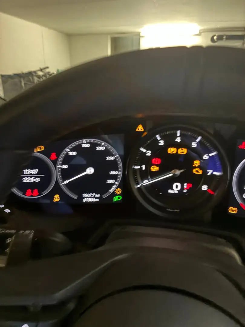 Porsche 992 911 Carrera PDK Rot - 1