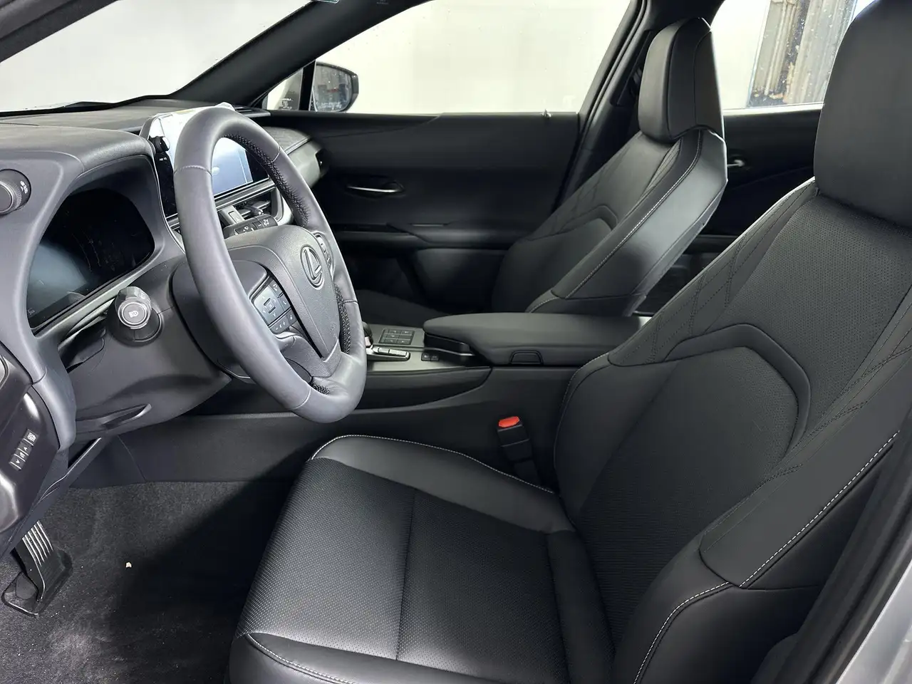 Lexus UX 300h fotografie Lexus UX 300h