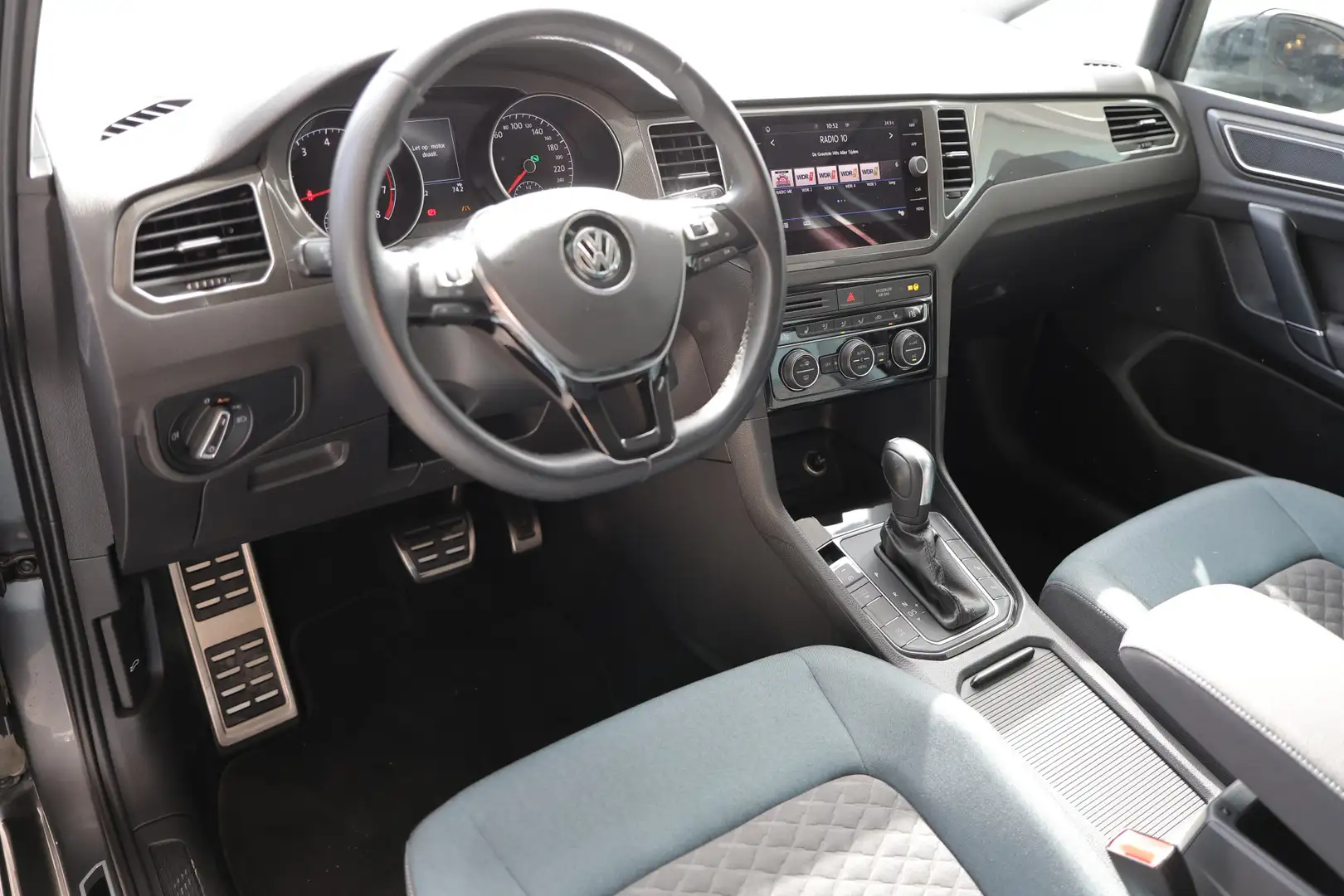 Volkswagen Golf Sportsvan 1.5 TSI ACT Highline IQ Drive ACC Navi Carplay Lan Grijs - 2