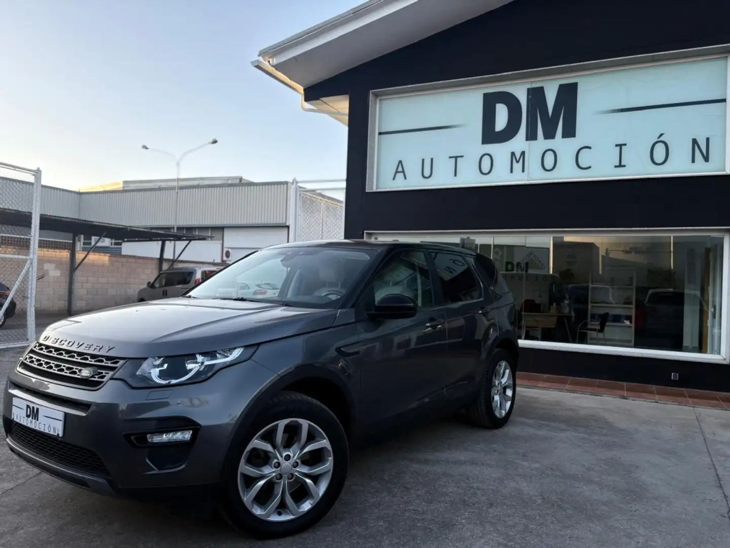 Land Rover Discovery Sport 2.0TD4 HSE 4x4 Aut. 150 Gris - 1