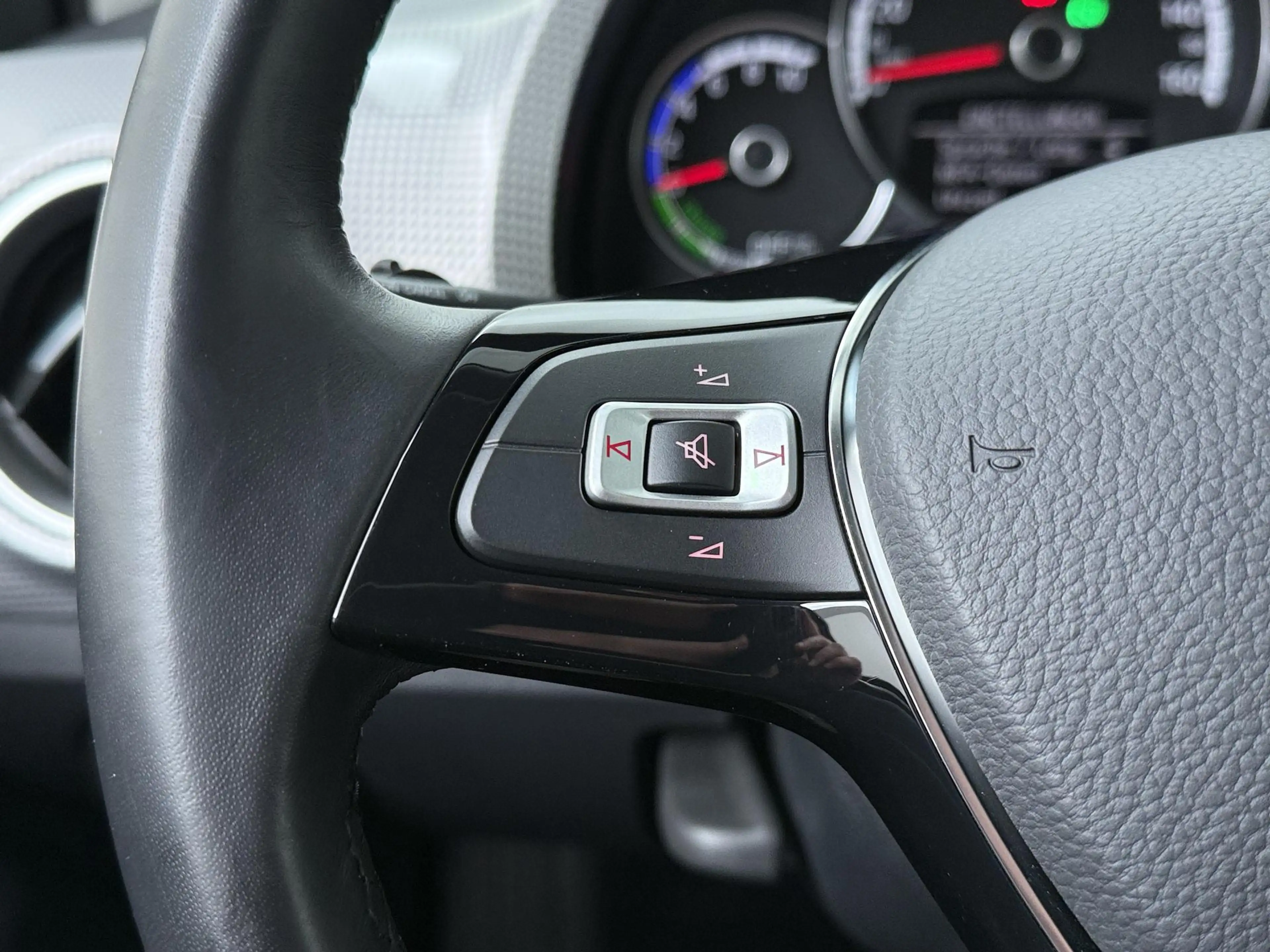 Volkswagen e-up! Edition | 83 PK | SoH 93% | Cruise control | Clima — photo 7