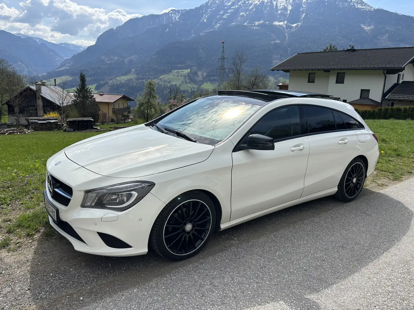 Mercedes-Benz CLA 200 d Shooting Brake Aut. Weiß - 1