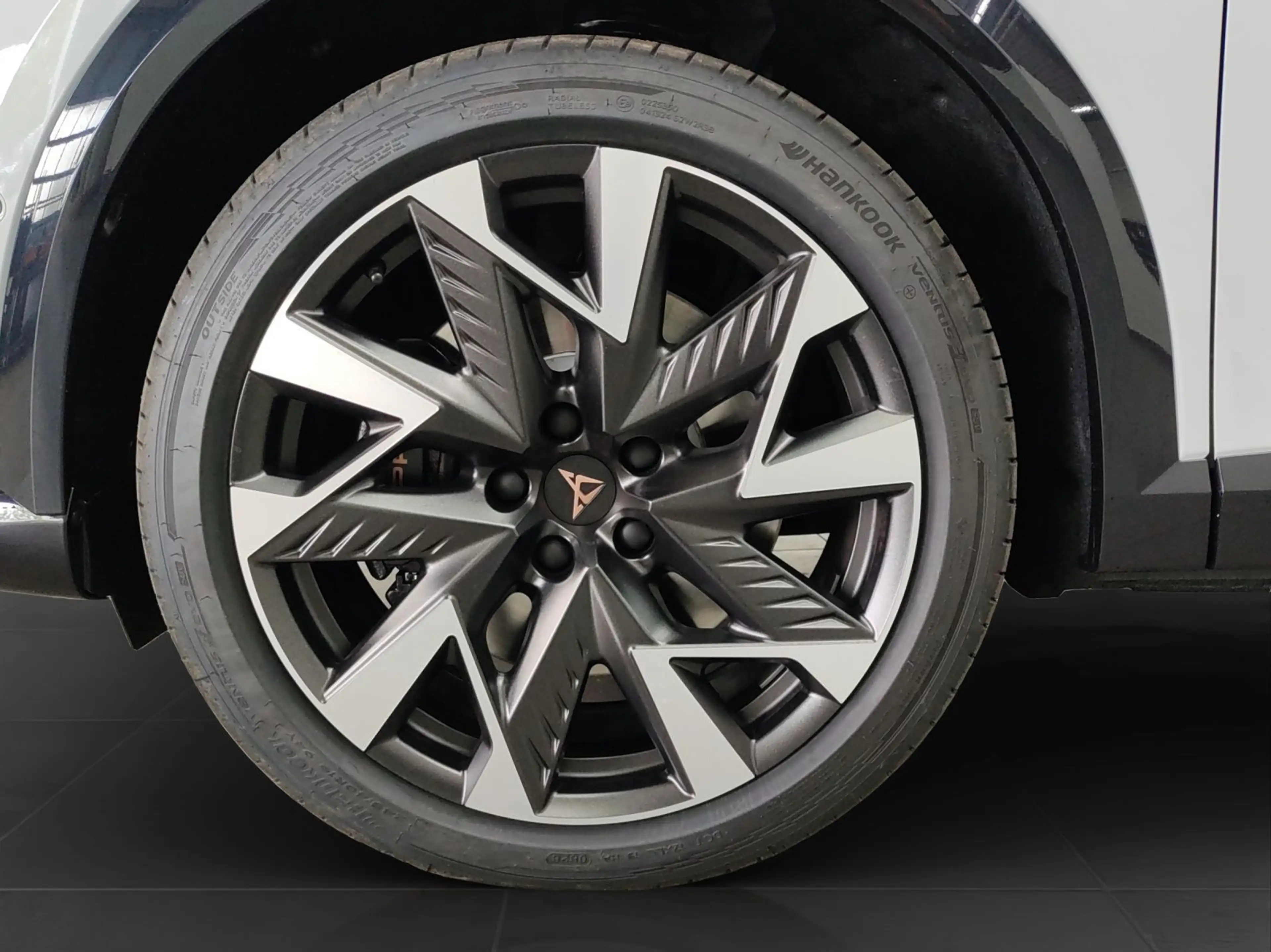 CUPRA Formentor 1.5 e-Hybrid TSI DSG VZ SENNHEISER AHK — photo 8
