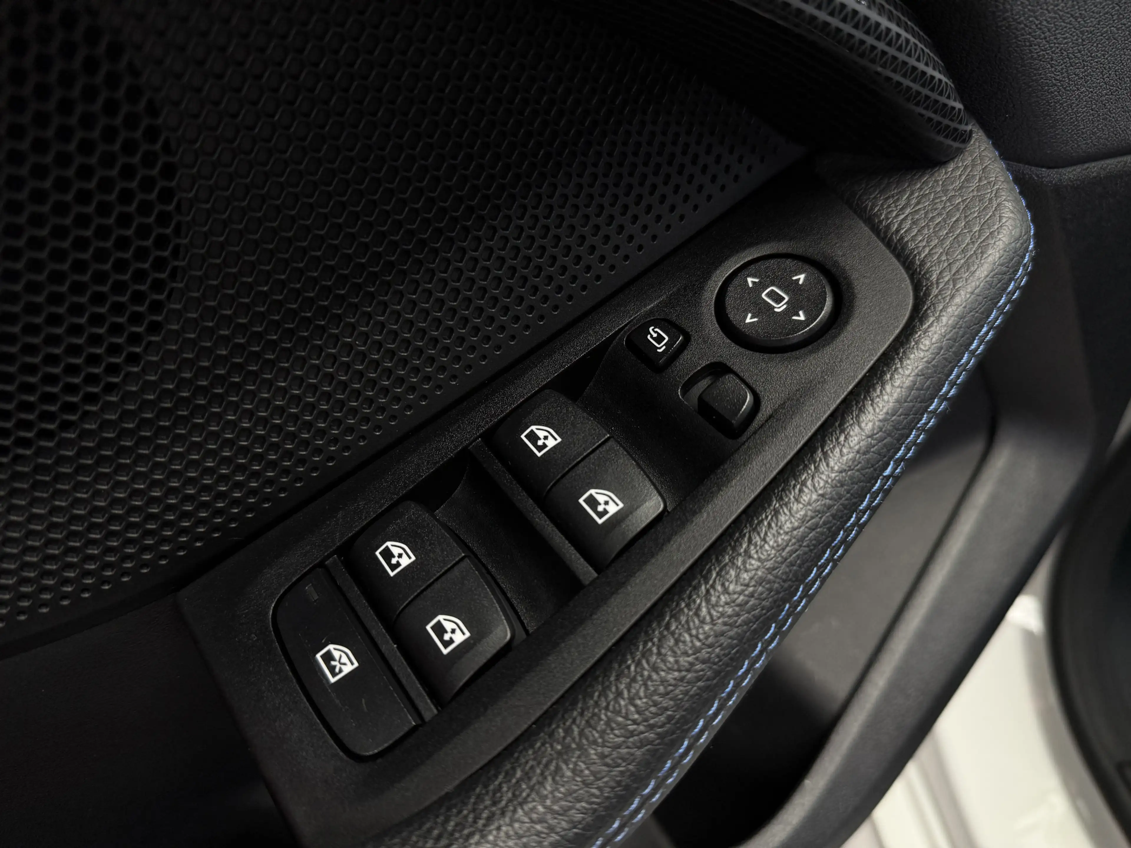 BMW 220 d M Sport Pro HUD PANO RFK Keyless — photo 15