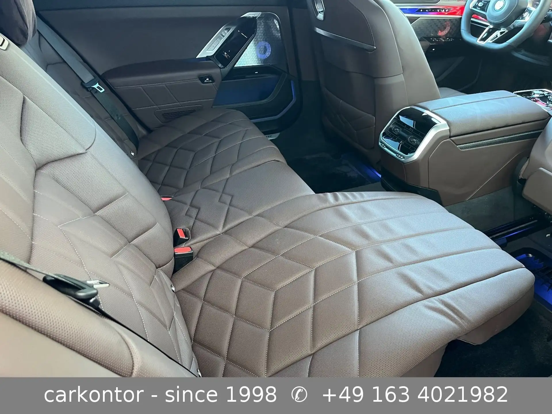 BMW 7 Series 750e 2025 회색 사진 8