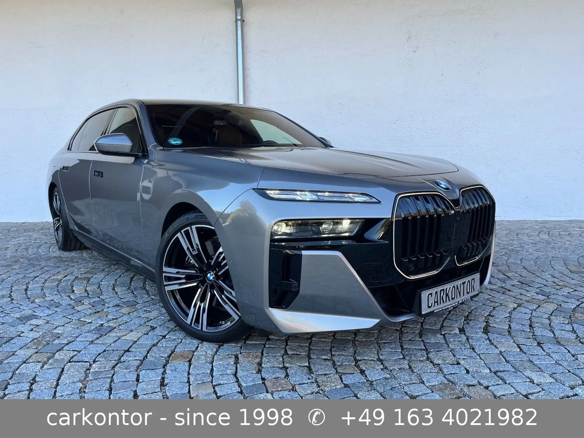 BMW 7 Series 750e 2025 회색 사진 5