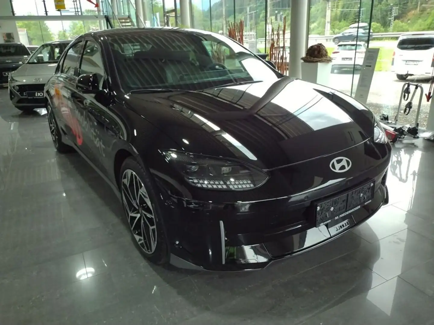 Hyundai IONIQ 6 Elektro  4WD Top Line Long Range Au Schwarz - 1