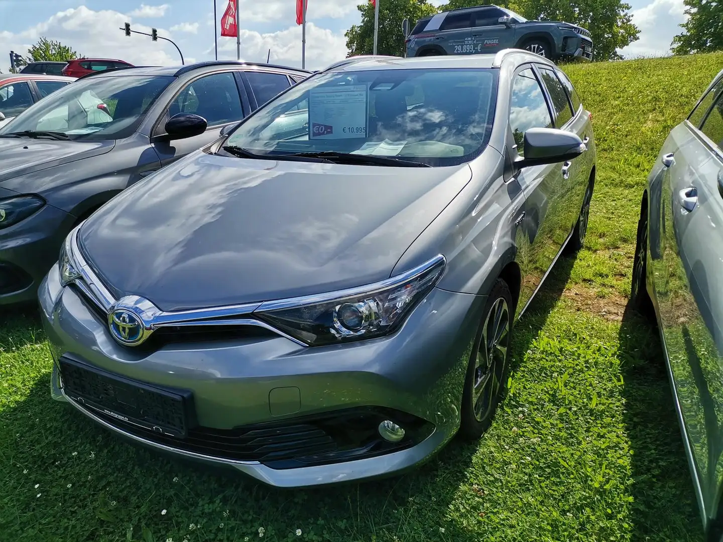 Toyota Auris 1.8 Klimaaut.|Navi|SHZ Grau - 2