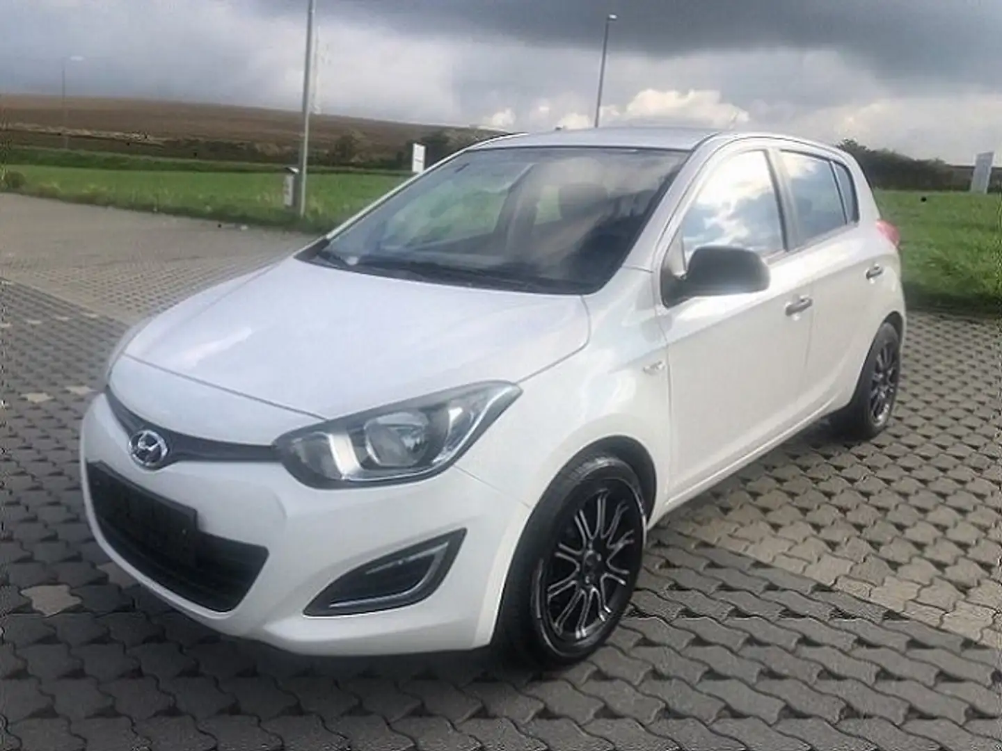 Hyundai i20 1.2 5 Star Edition Weiß - 1